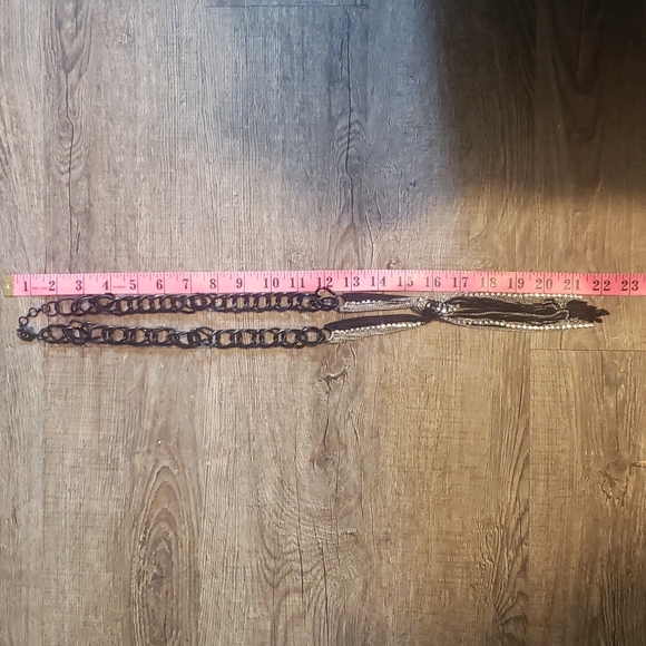 NWOT  Necklace with rhinestones - Picture 4 of 6